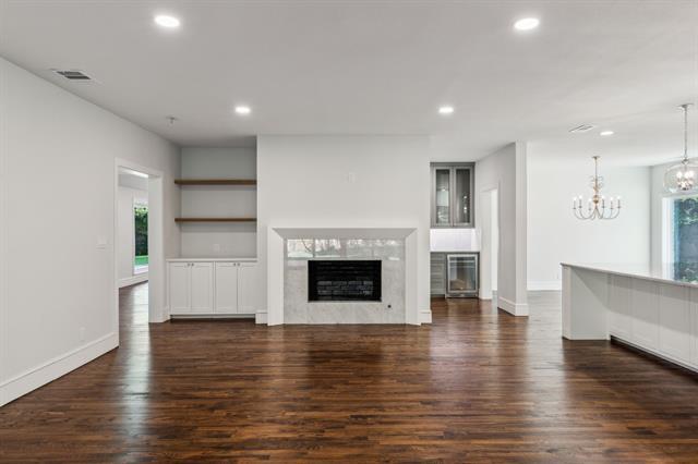 Building Photo - 6721 Meadowcreek Dr