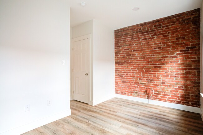 Building Photo - 3023 Harper St