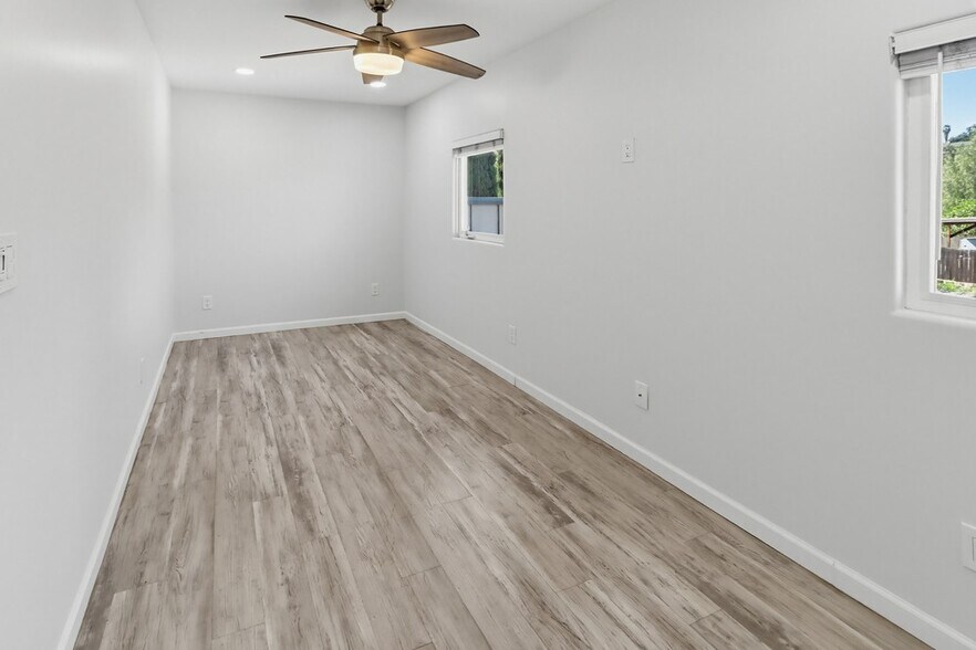 Building Photo - 9234 -9236 Winter Gardens Blvd