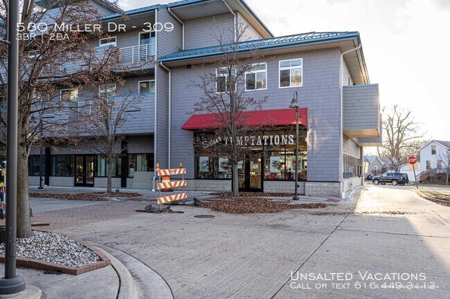 Building Photo - Grand Landing Condo