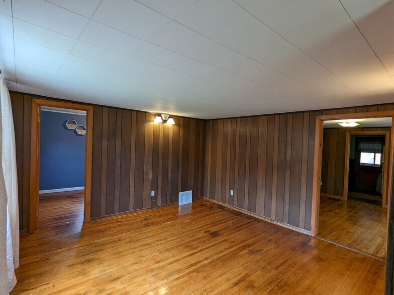 Building Photo - 26 Rexford St