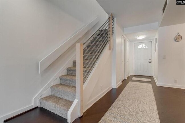 Building Photo - 8 Royalgate Dr