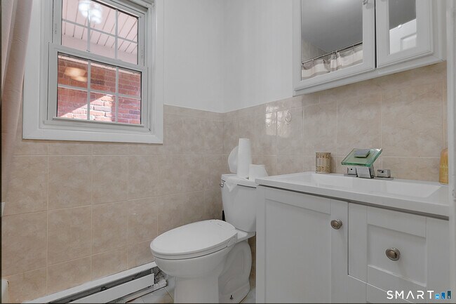 Building Photo - 44 Garden St