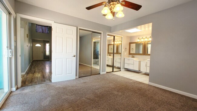 Building Photo - Complete Remodel In Highly Desirable NE Heights