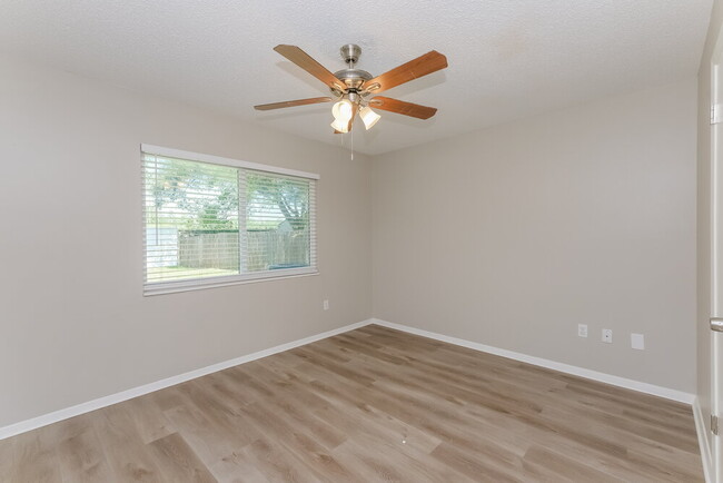 Building Photo - 3308 Laurel Dale Dr
