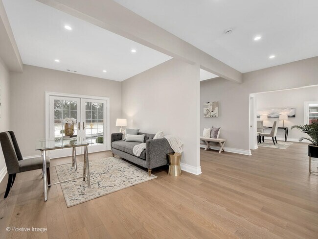 Building Photo - 608 W 55th St