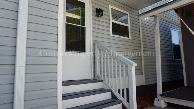 Building Photo - 605 Harnett St