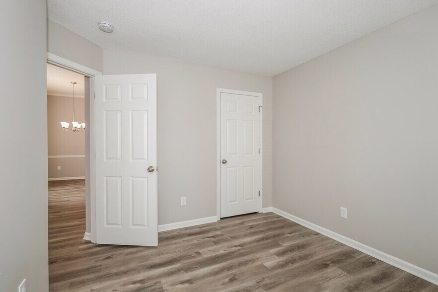 Building Photo - 7411 Claiborne Woods Rd