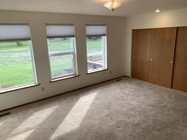 Building Photo - 2931 Cedarwood Ct SE