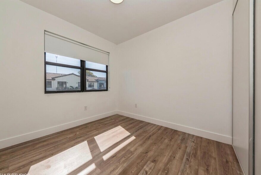 Building Photo - 6151 SW 36th Ct