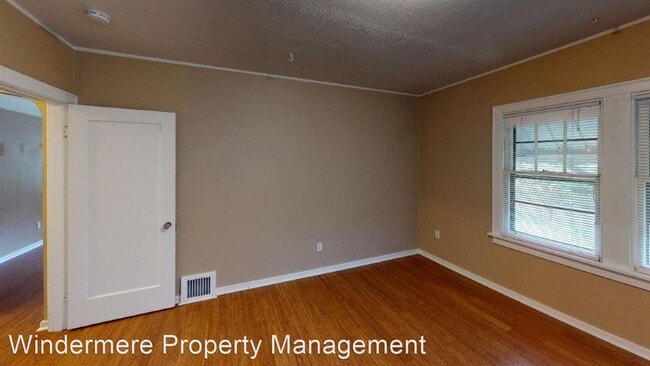 Building Photo - 3 br, 1.5 bath House - 217 Howard Street