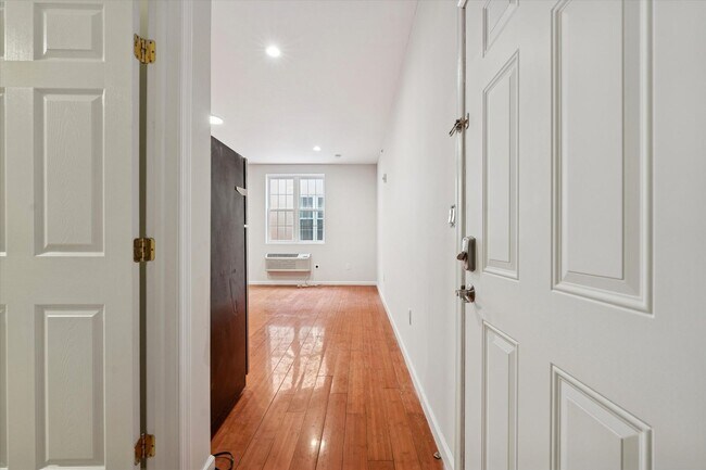 Building Photo - Large New Studio in Washington Square West