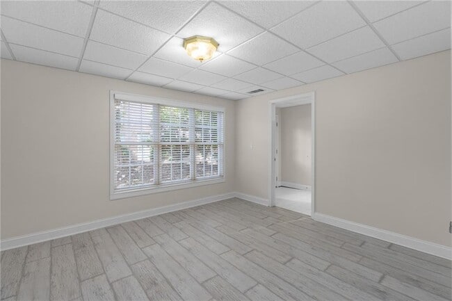 Building Photo - 2560 Hamptons Run