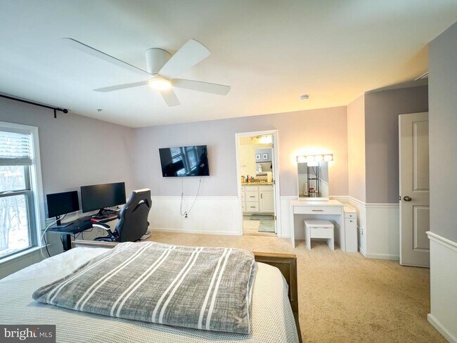 Building Photo - 42462 Dogwood Glen Square