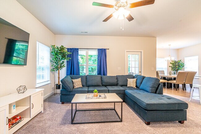 Building Photo - 176 Tybee Dr