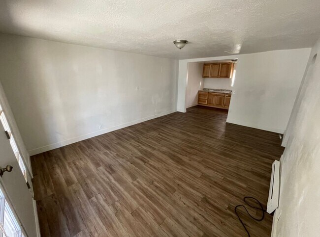 Building Photo - 588-590 S 300 W