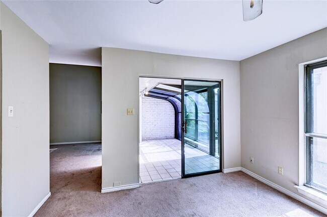 Building Photo - 2610 Princess Ln