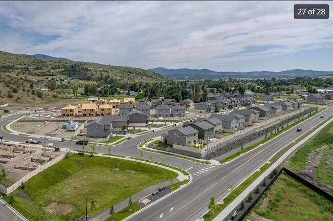 Building Photo - 141 N Legacy Flts Rd