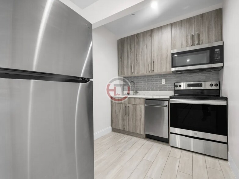 Building Photo - 4578 Manhattan College Pkwy