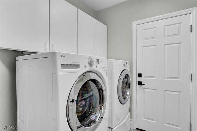 Building Photo - 9704 Cameo Rose Ln