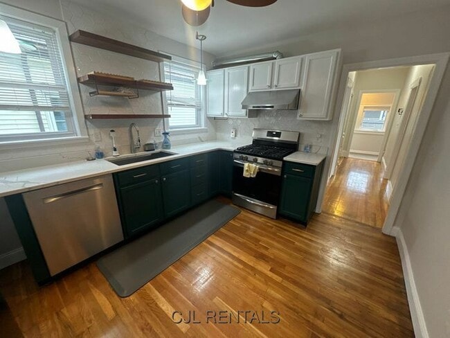 Building Photo - 145 Albion St