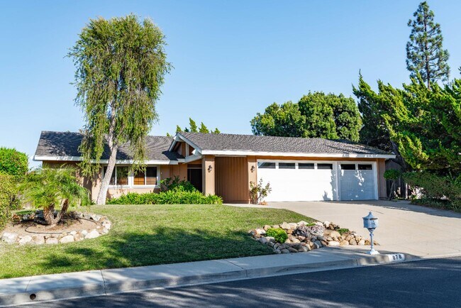Primary Photo - 878 Capitan St