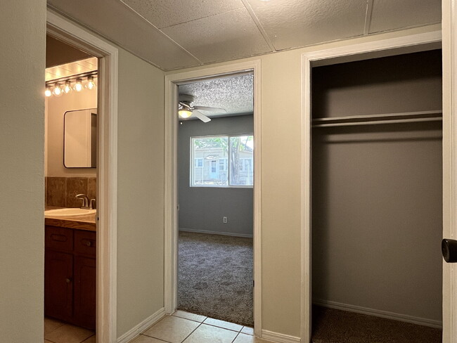Building Photo - 2 Bedroom- Walking Distance to OSU Campus!!