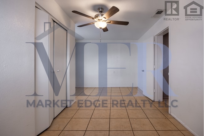 Building Photo - 5Bed/2Bath Home at 35th Ave/Cactus! $1799 ...