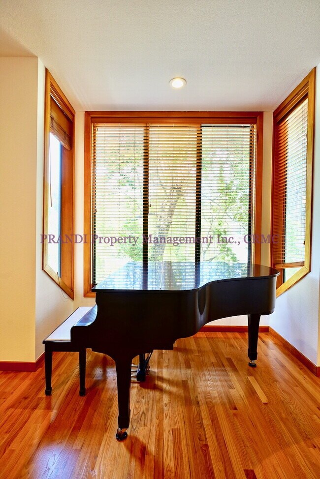 Building Photo - Modern Craftsman Home In Private and Seren...