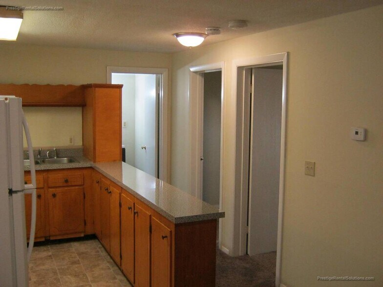 Building Photo - 70 Barrows St