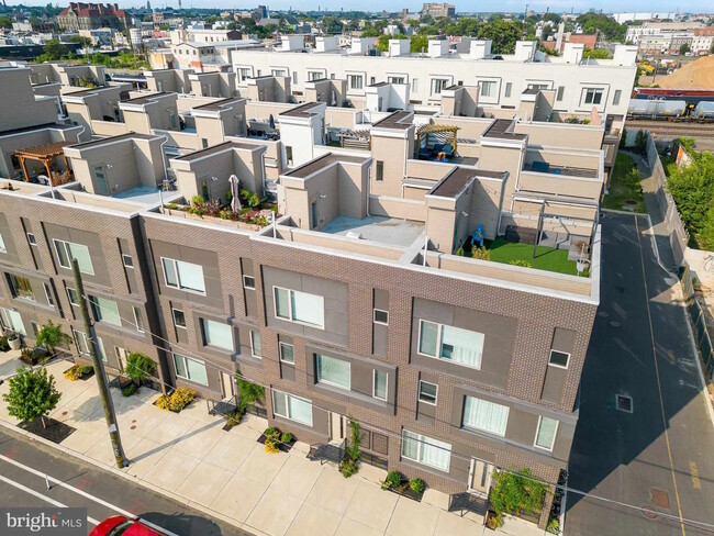 Building Photo - 2139 E Lehigh Ave