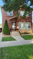 Building Photo - 2908 N Sayre Ave