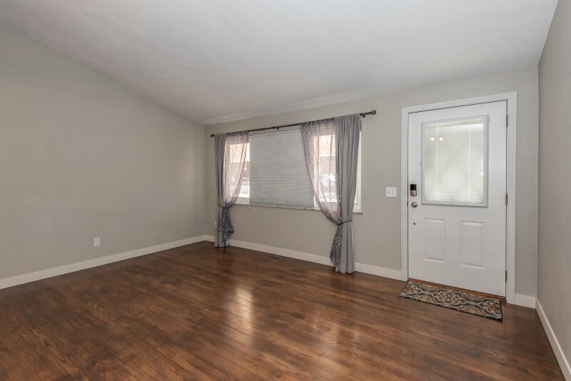 Building Photo - 317 S Pam Ave