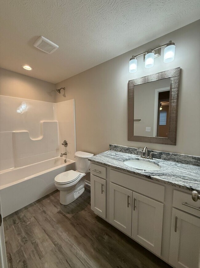 Building Photo - Spacious 2 bedroom/2.5 bath ranch townhome in South Lincoln