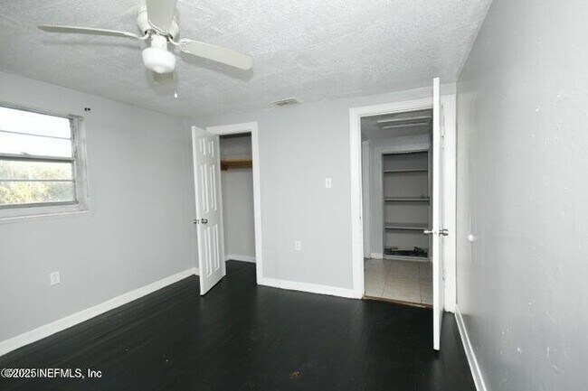 Building Photo - 1957 W 44th St