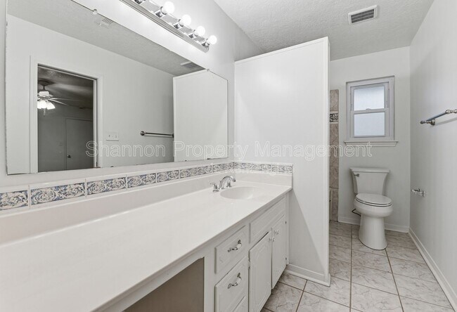 Building Photo - 2115 Oak Shores Dr