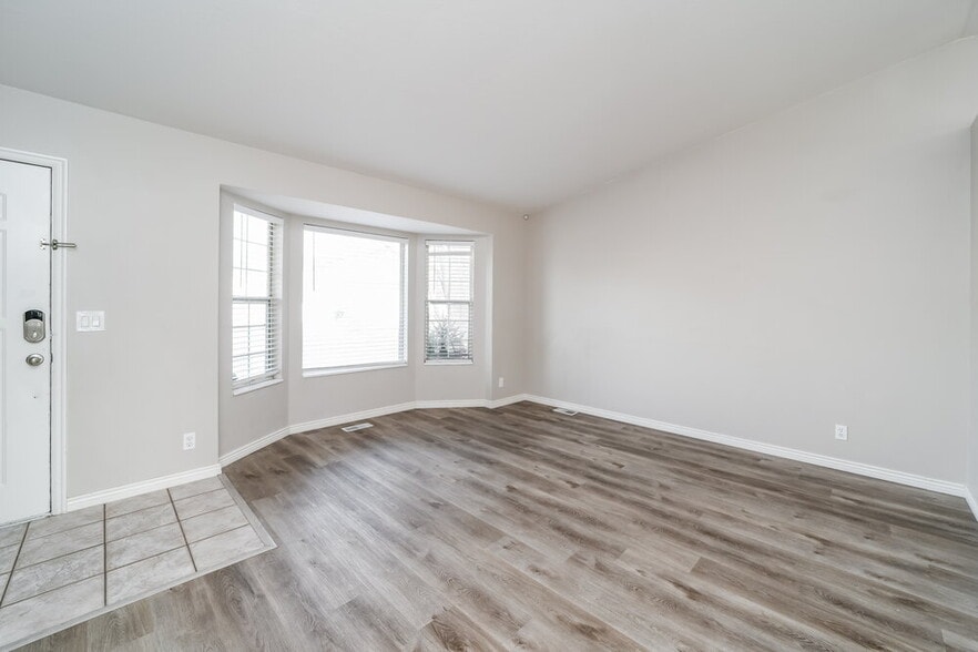 Building Photo - 1279 Morning Sun Dr