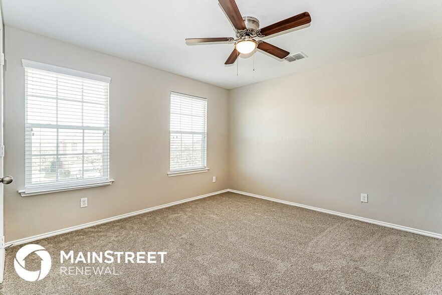 Building Photo - 419 Eastern Phoebe