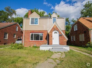 Building Photo - 3 bedroom renovated colonial