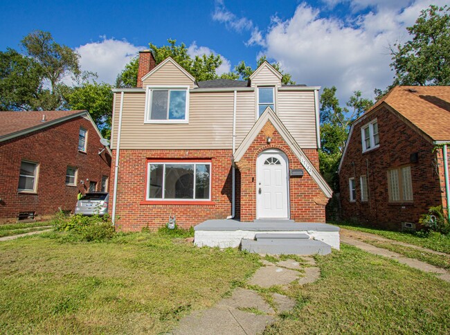 Primary Photo - 3 bedroom renovated colonial