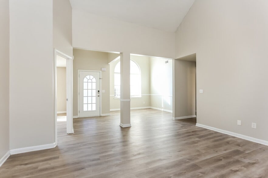 Building Photo - 6016 Birdseye Tr