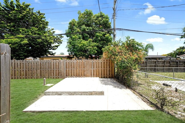 Building Photo - 4260 NW 173rd Dr