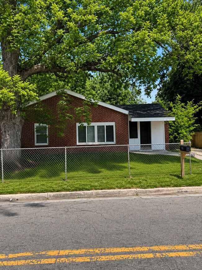 Building Photo - 4011 Marion Ave