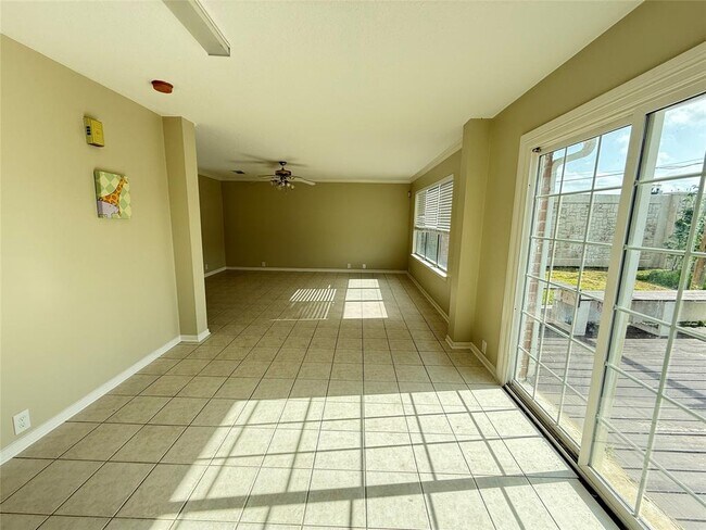 Building Photo - 2642 Eldridge Park Way