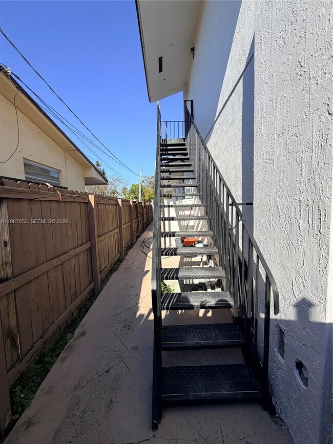 Building Photo - 3525 SW 92nd Ave