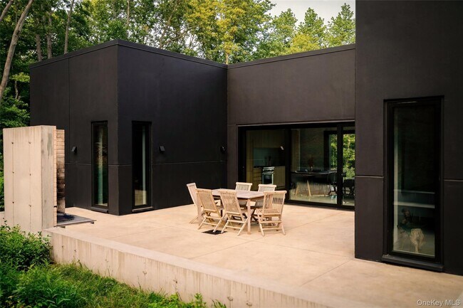 Building Photo - 279 Tompkins Rd