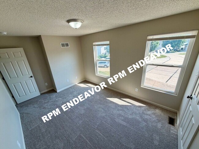 Building Photo - 37 Chesterfield Ct