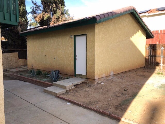 Building Photo - 23778 Parkland Ave