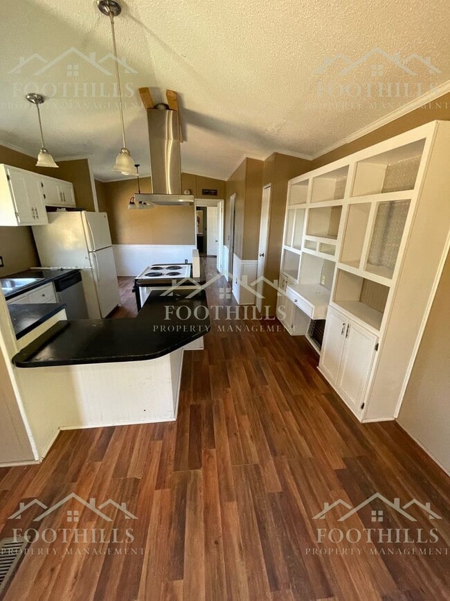 Building Photo - 2-Bed/2-Bath Mobile Home with Outdoor Deck...