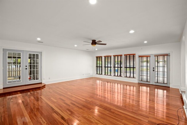 Building Photo - 2508 Marlton Dr